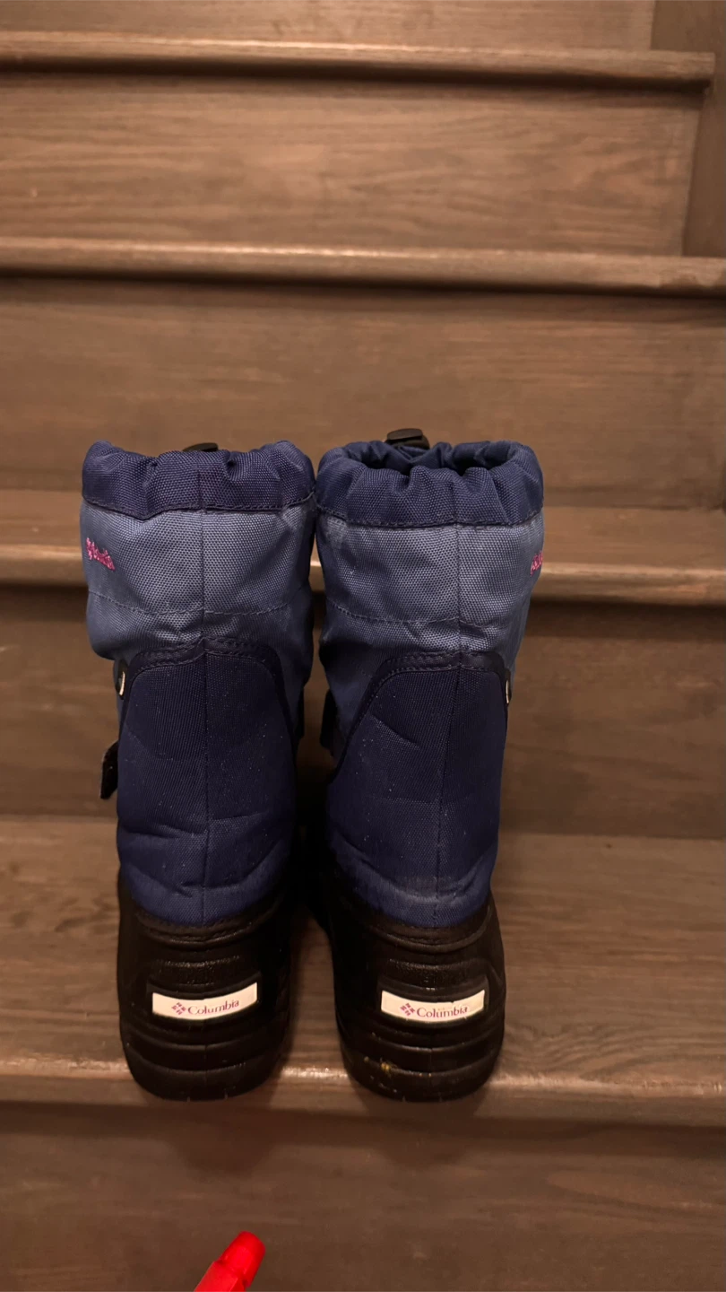 Columbia  Snow Boots - Size 5 - photo 2