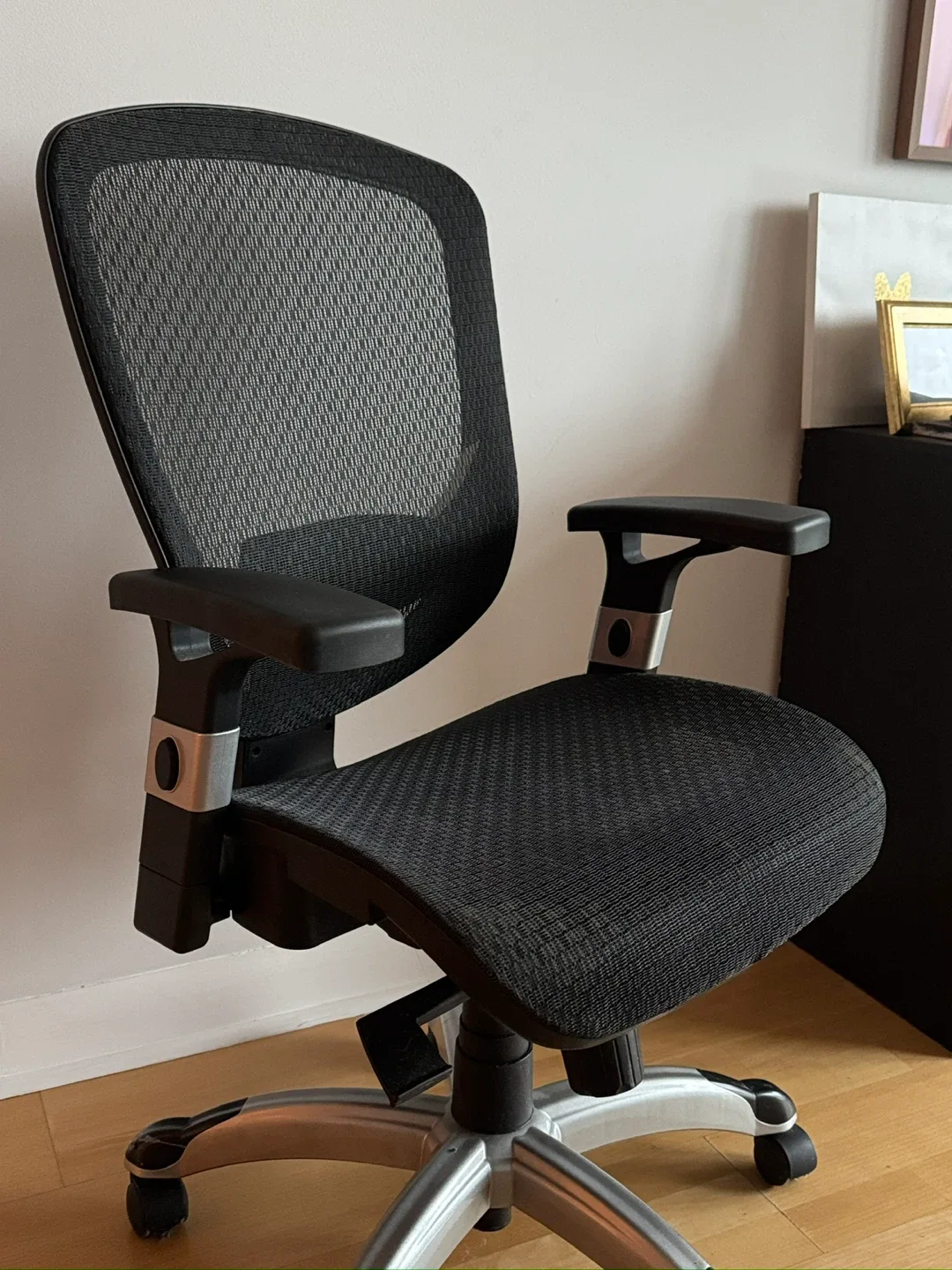 Staples Hyken Mesh Office Chair