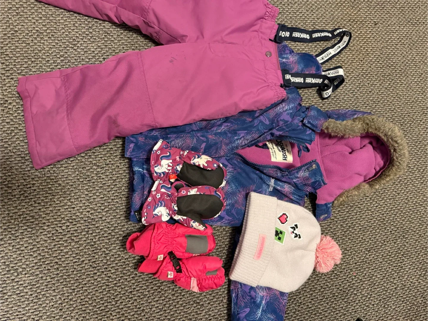 OshKosh B'gosh Snowsuit Set image indicator(5)