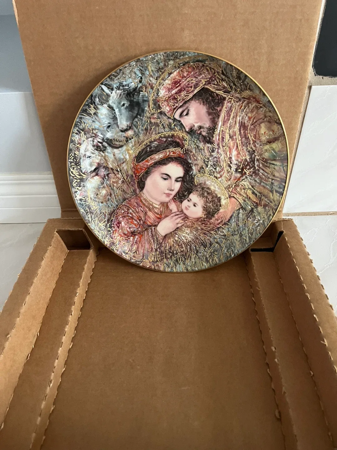 Six Christmas plates, selling singly or as a set.