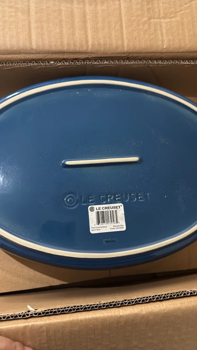 Le Creuset Oval Covered Baker - Marseille Blue/Cerise Red image indicator(4)