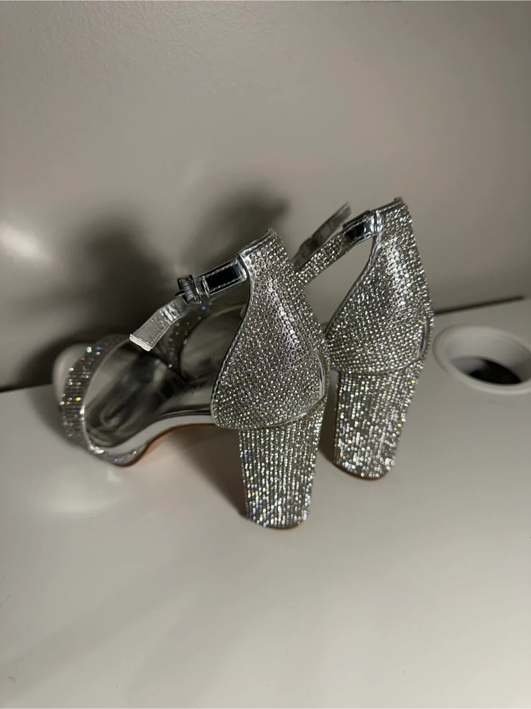 New Shu Land Silver Rhinestone Heels image indicator(2)