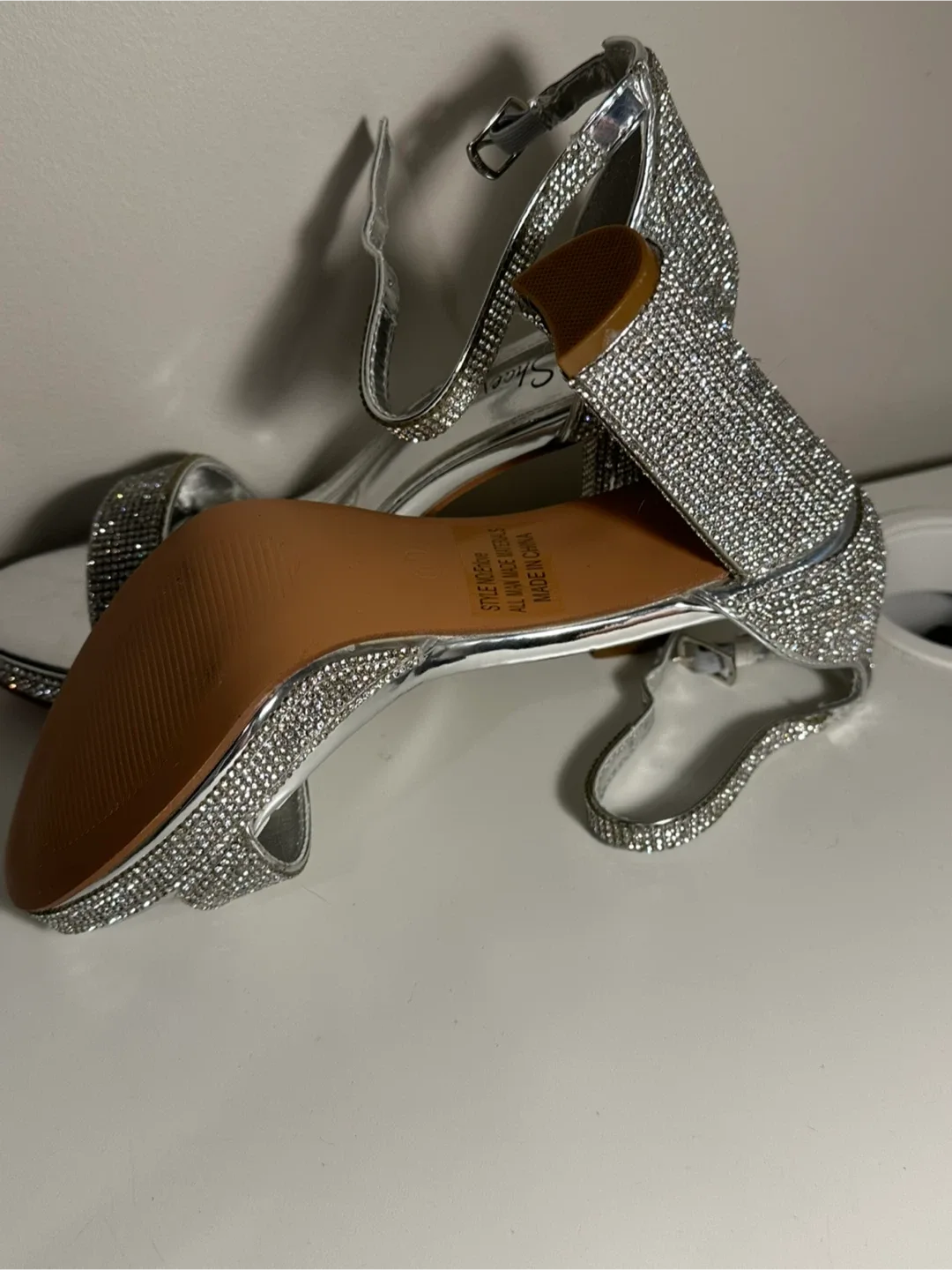 New Shu Land Silver Rhinestone Heels image indicator(4)