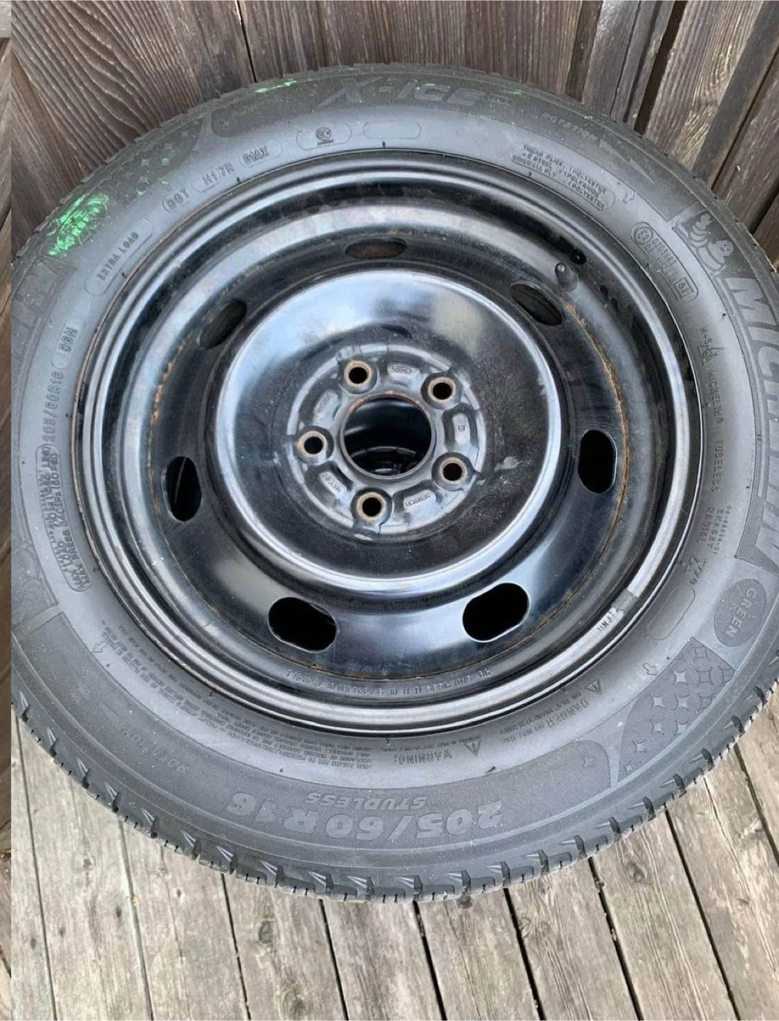 Michelin Winter Tires 205/60 R16 image indicator(3)