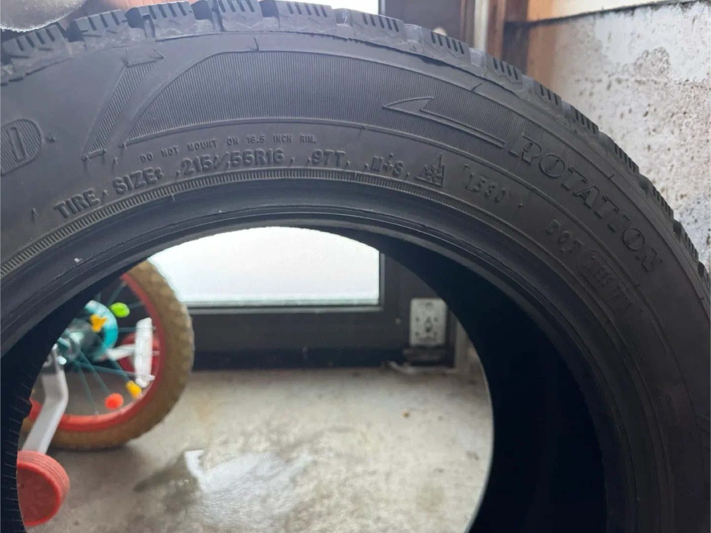 Winter Command 215/55R16 Tire image indicator(5)