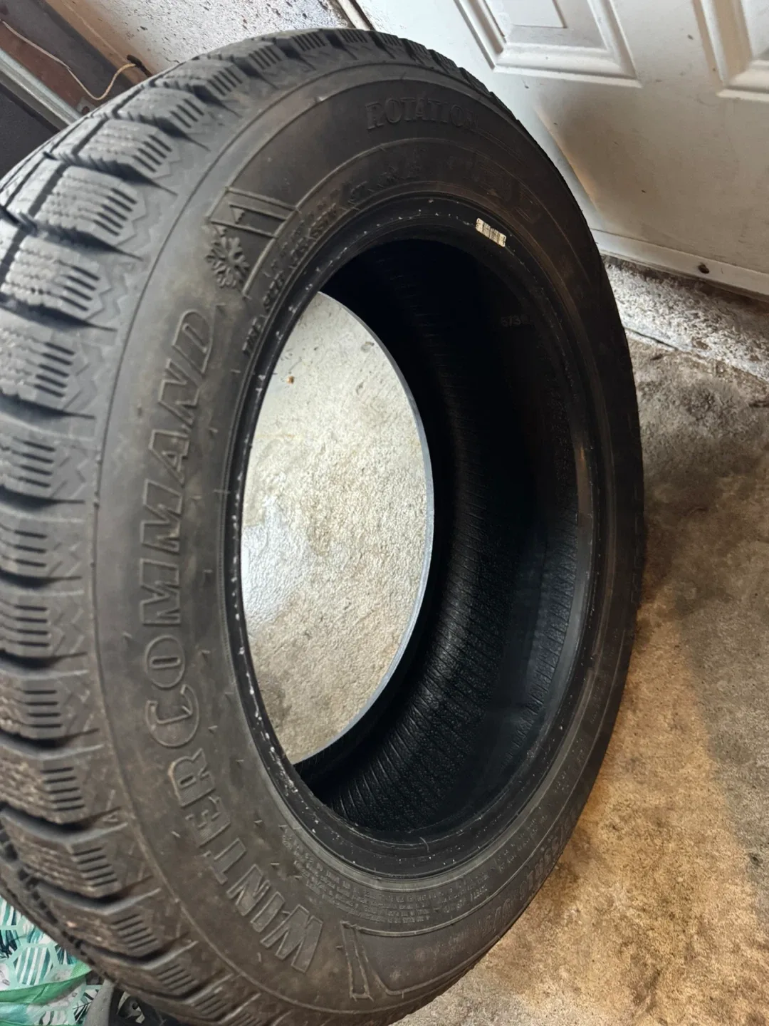 Winter Command 215/55R16 Tire image indicator(4)