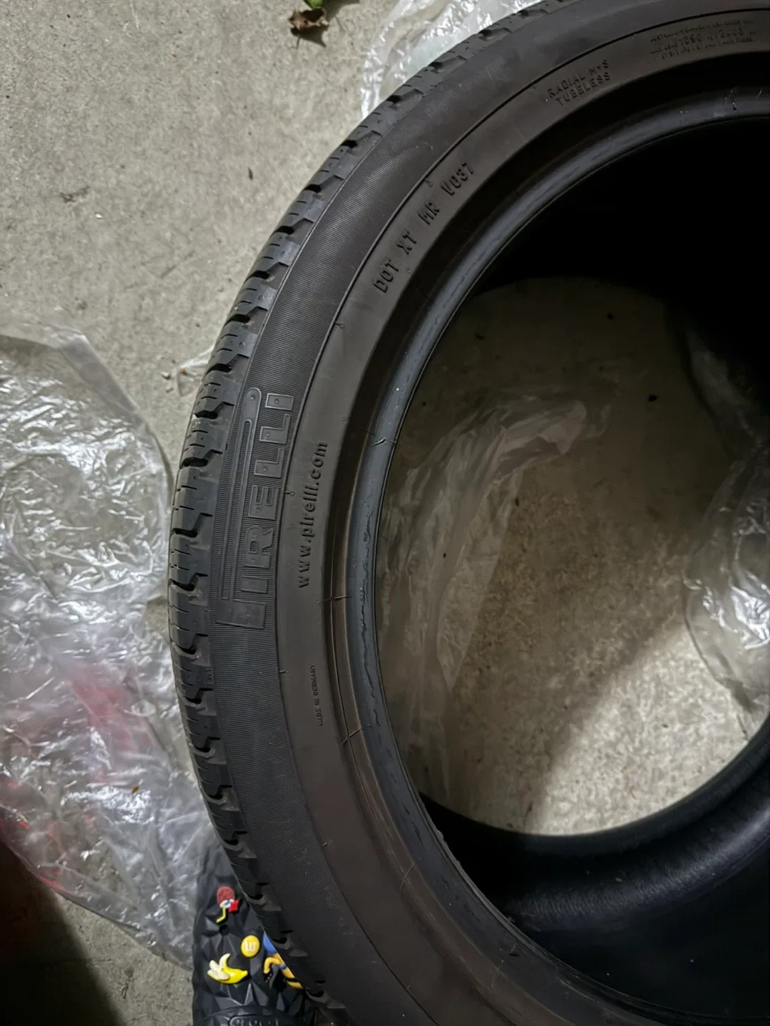 Pirelli All-Season Tires 285/40R21 & 315/35R21 – Good Condition image indicator(5)