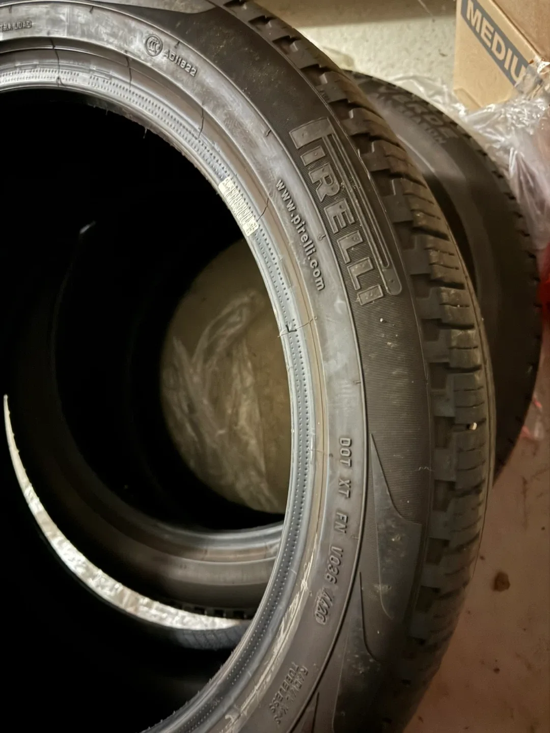 Pirelli All-Season Tires 285/40R21 & 315/35R21 – Good Condition image indicator(3)