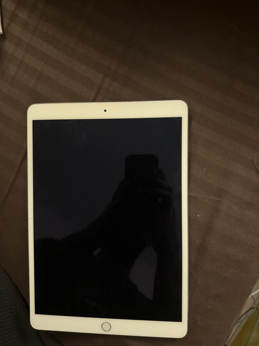 Apple iPad 10.5-inch image indicator(4)