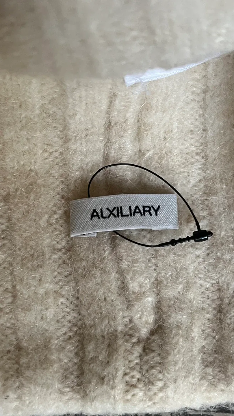 New Auxiliary Cream Knit Beanie image indicator(3)