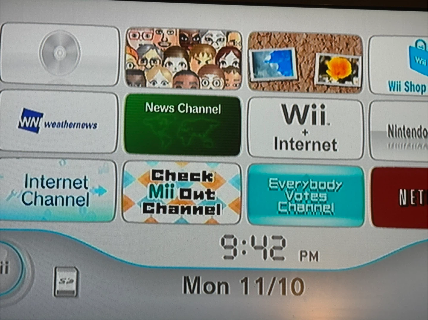 Nintendo Wii Console with Games and Accessories - photo 3