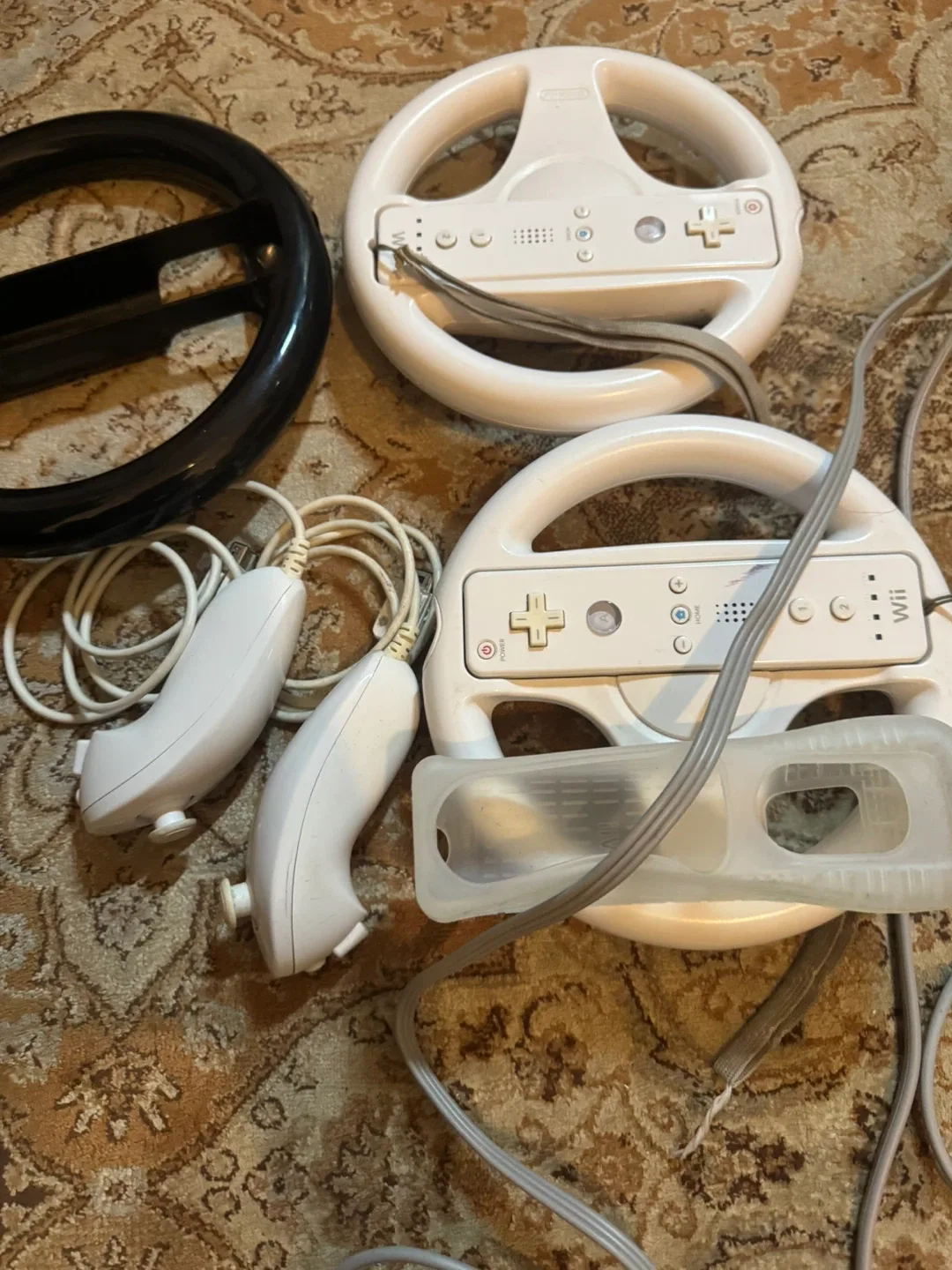 Nintendo Wii Console with Games and Accessories image indicator(2)