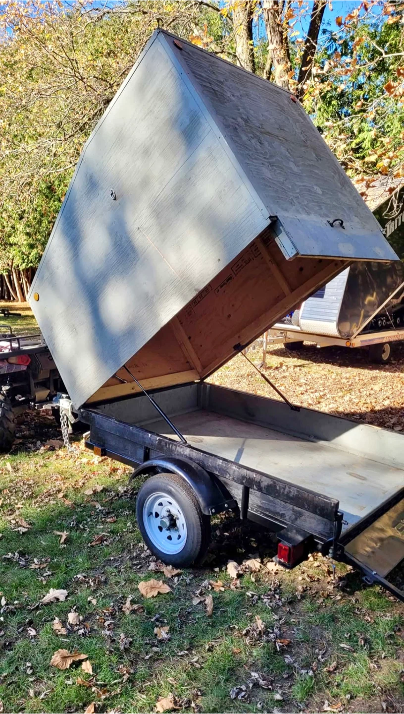 Utility Trailer with Enclosed Box