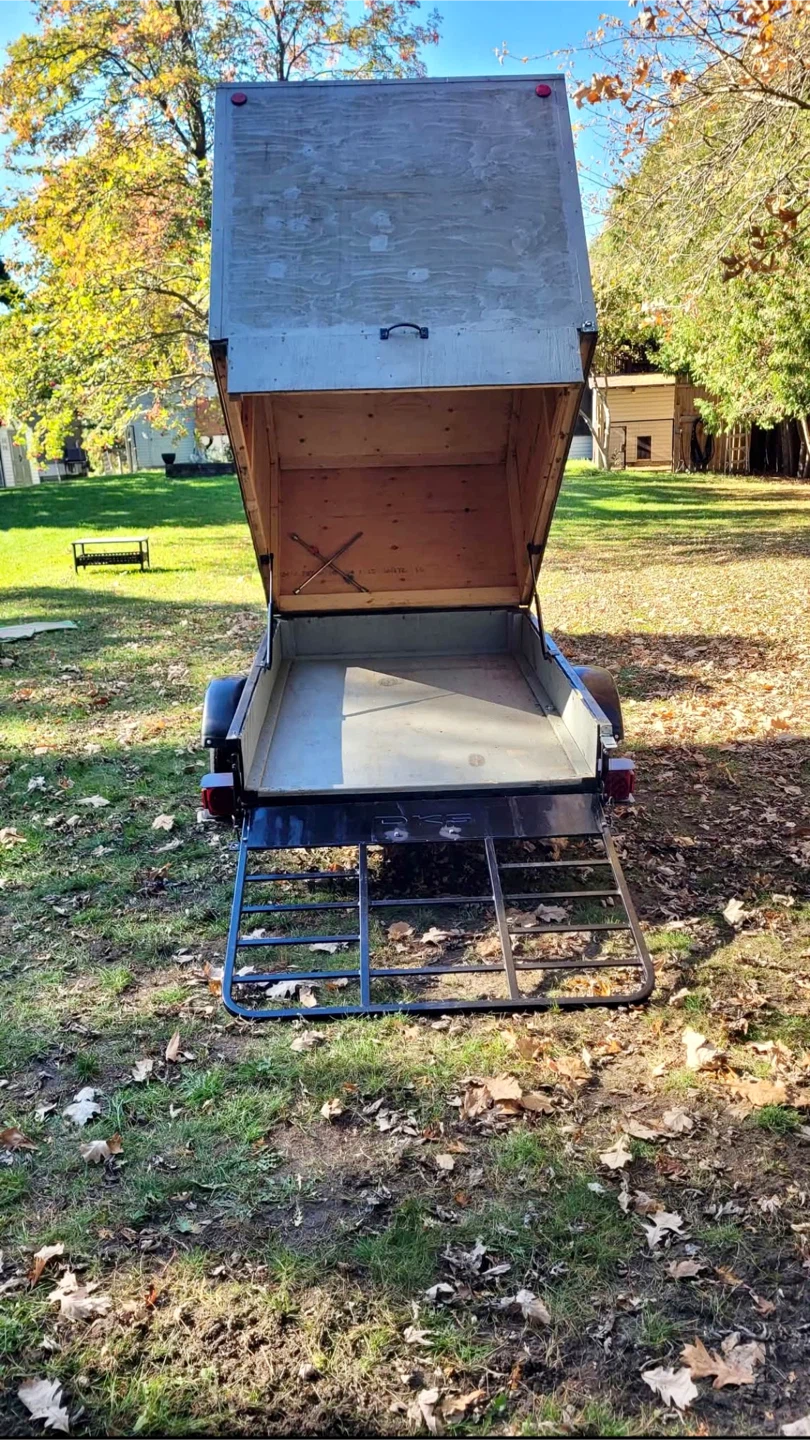 Utility Trailer with Enclosed Box - photo 2