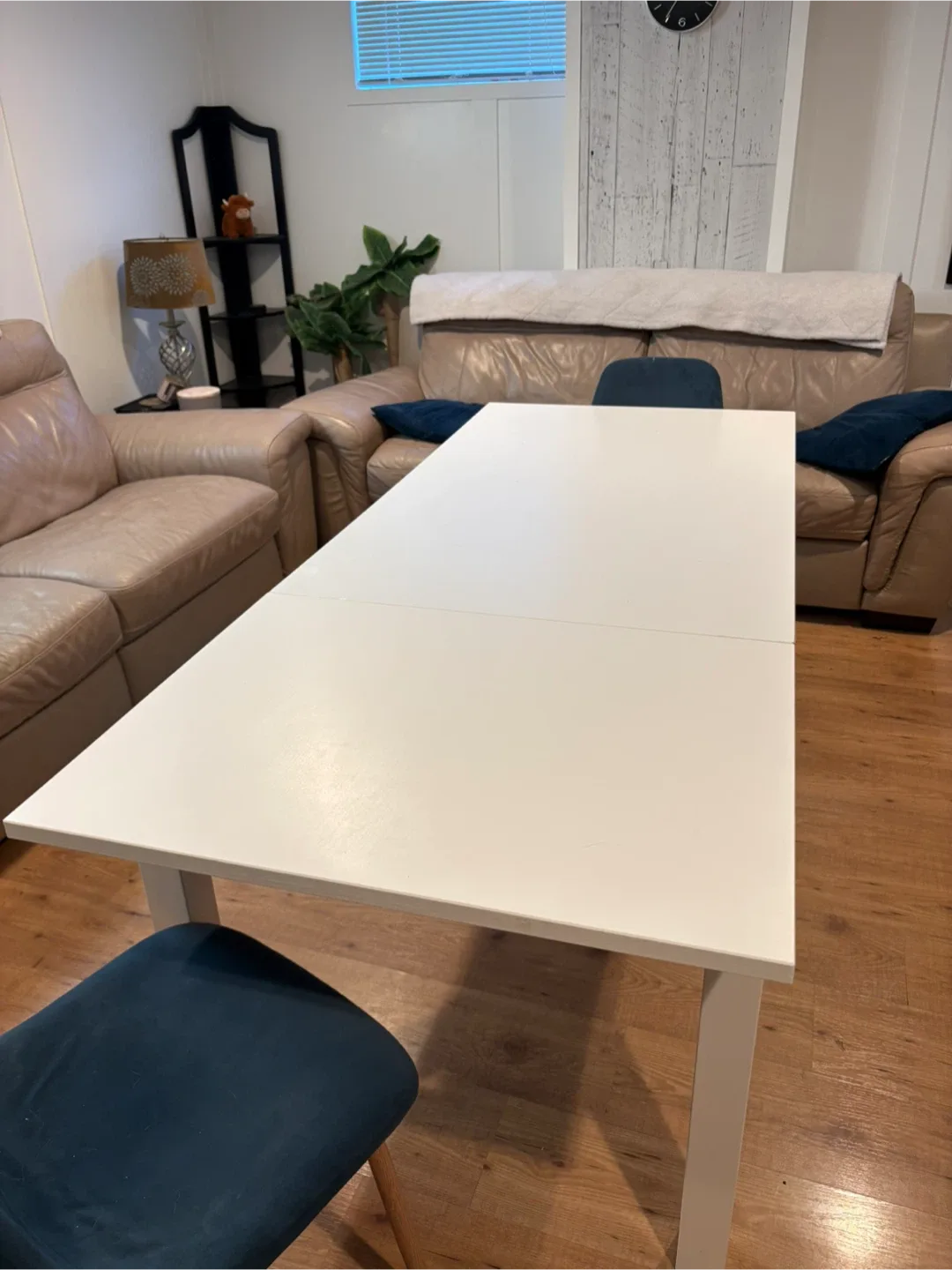 White Extendable Dining Table image indicator(2)