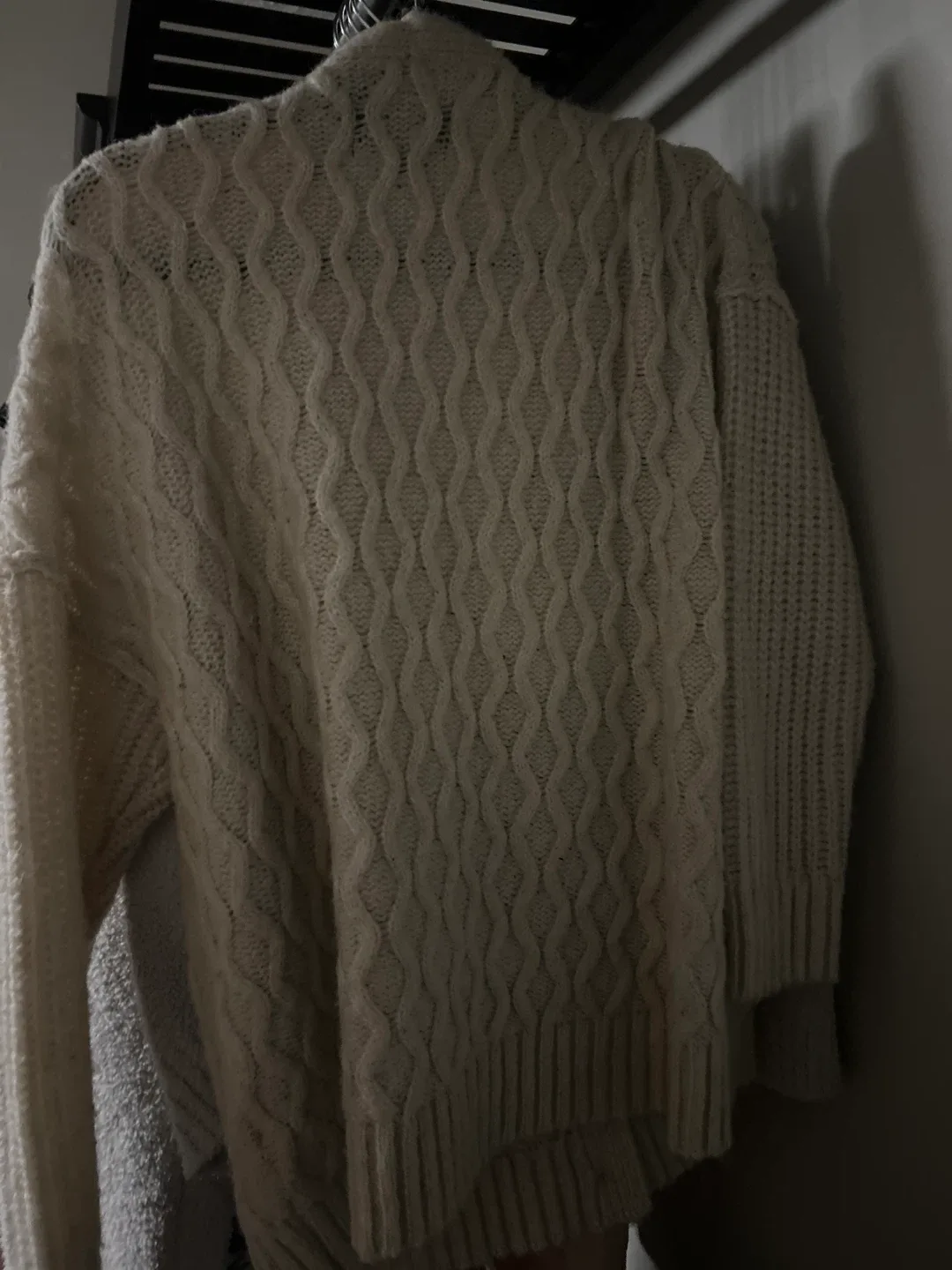 🥕American Eagle Cream Knit Cardigan - Size M image indicator(2)