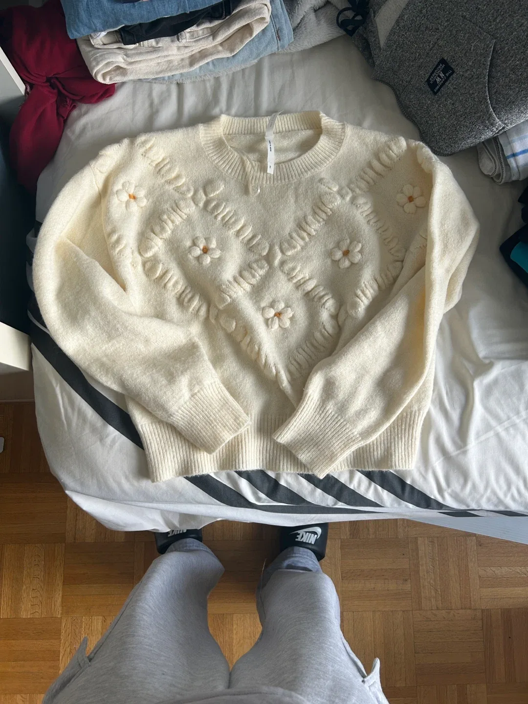 Dreamers by Debut Cream Floral Sweater - XS image indicator(3)