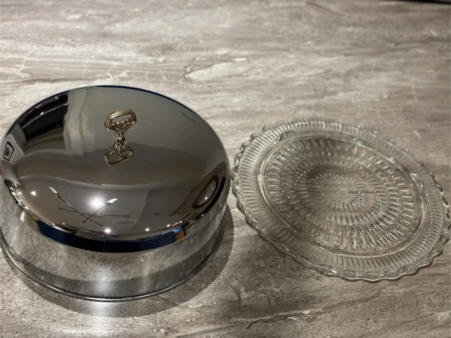 Vintage Silver Plated Serving Dish with Glass Plate image indicator(2)