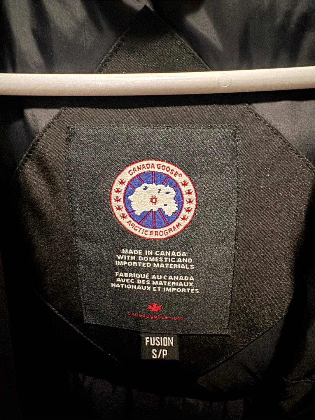 Canada goose bomber jacket image indicator(3)
