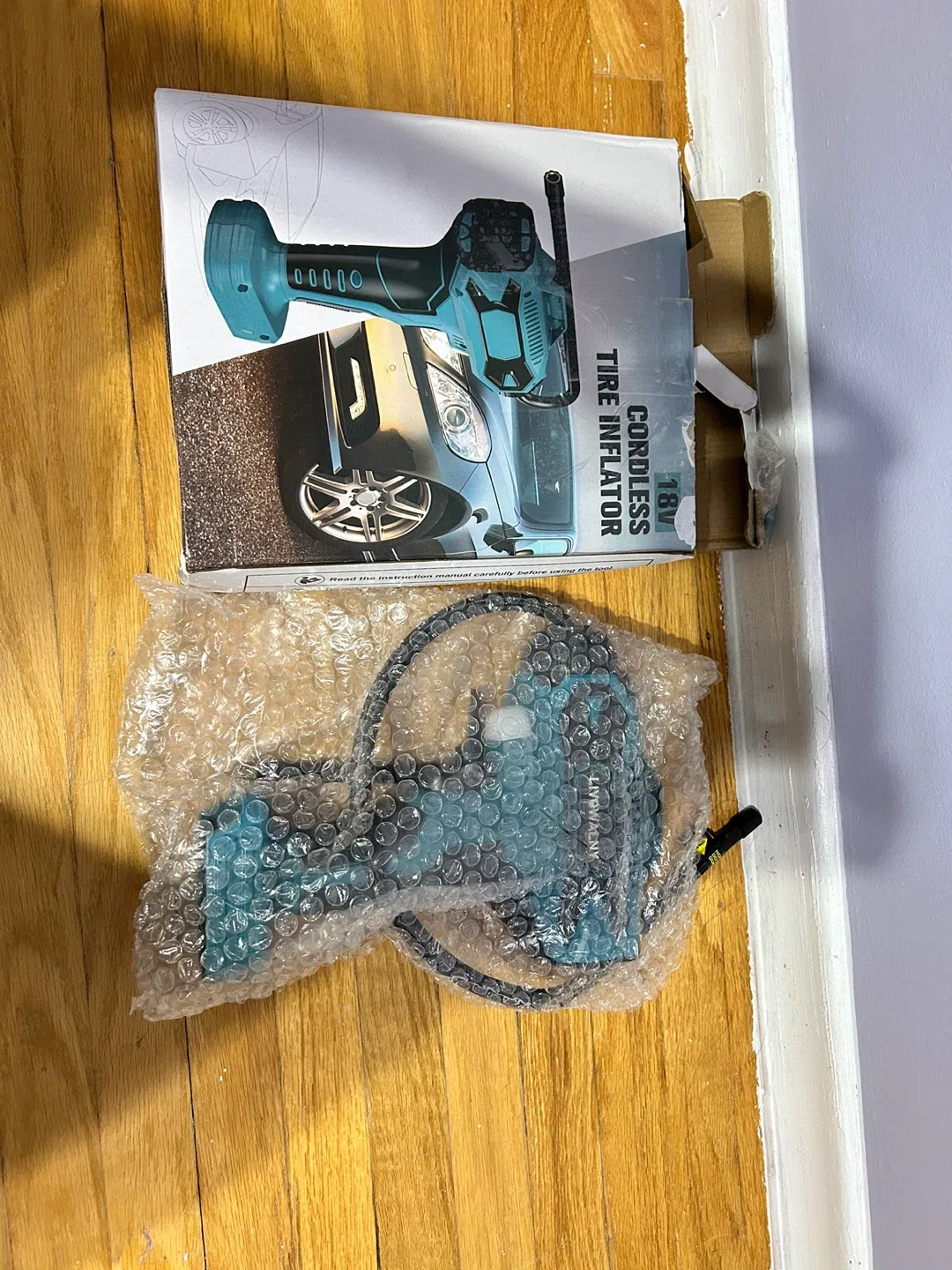 LIVOWALNY 18V Cordless Tire Inflator - image indicator(2)