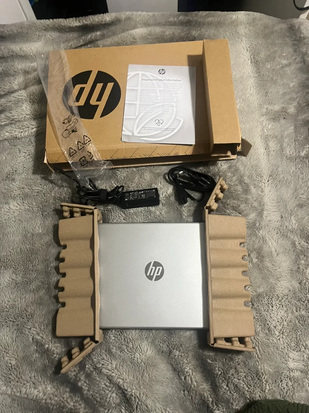 HP Laptop Silver | HP 15-fc0017ca image indicator(5)