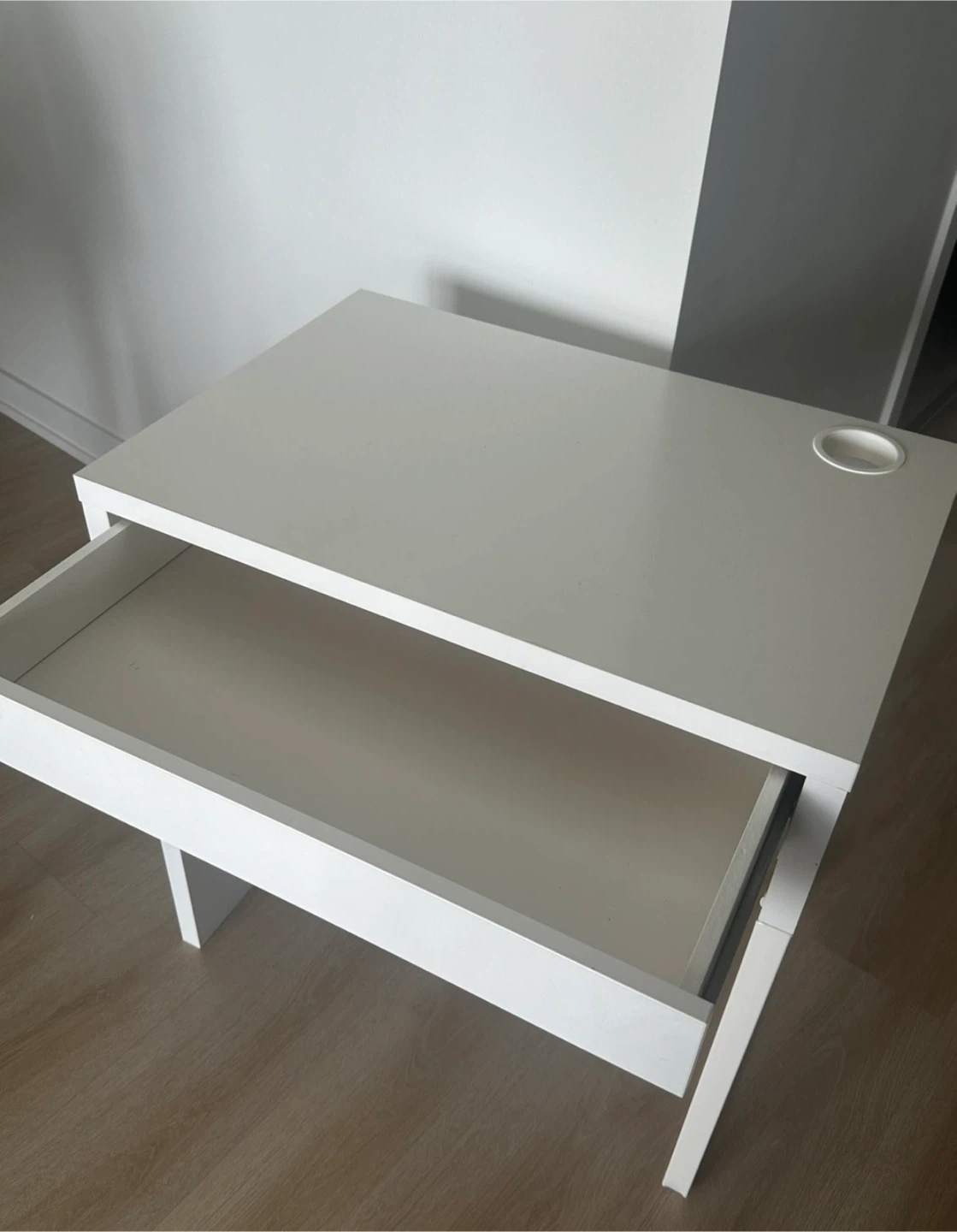 IKEA Micke Desk - White