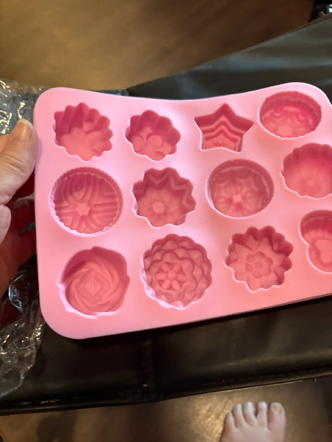 Jxriigery 12-Grid Silicone Baking Mold - NEW image indicator(3)