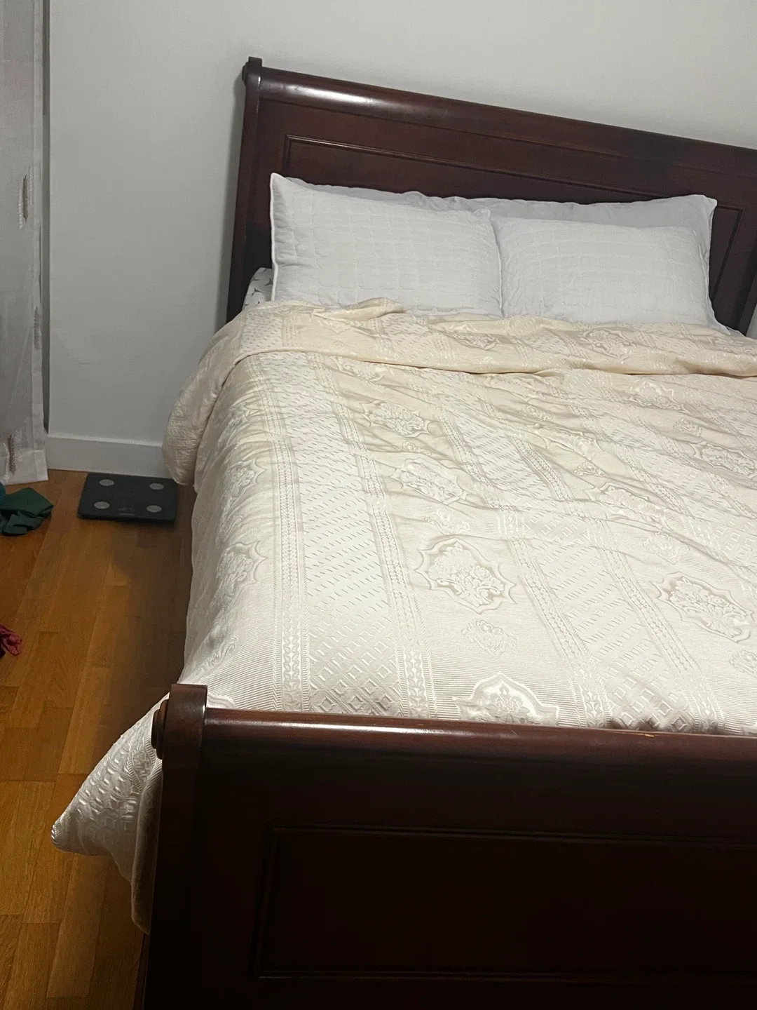 Queen Dark Wood Sleigh Bed Frame image indicator(3)