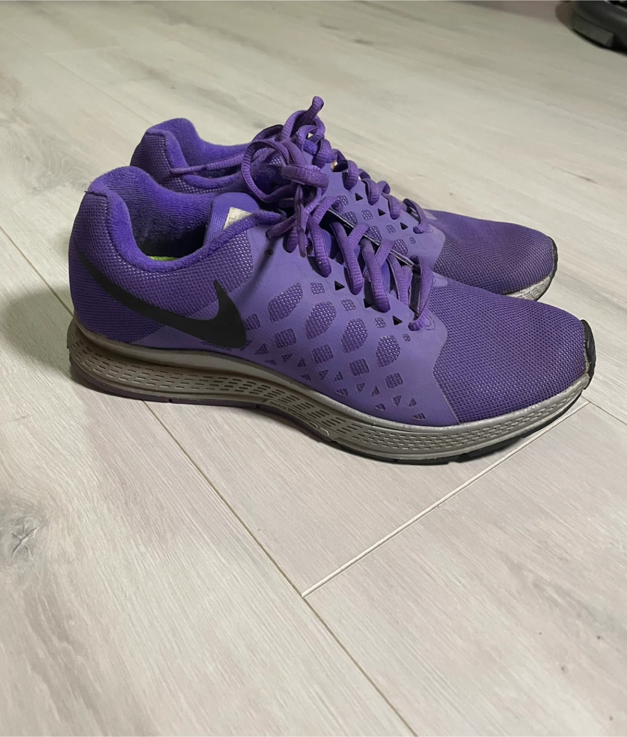 Nike Air Zoom Pegasus size 8 Purple Running Shoes