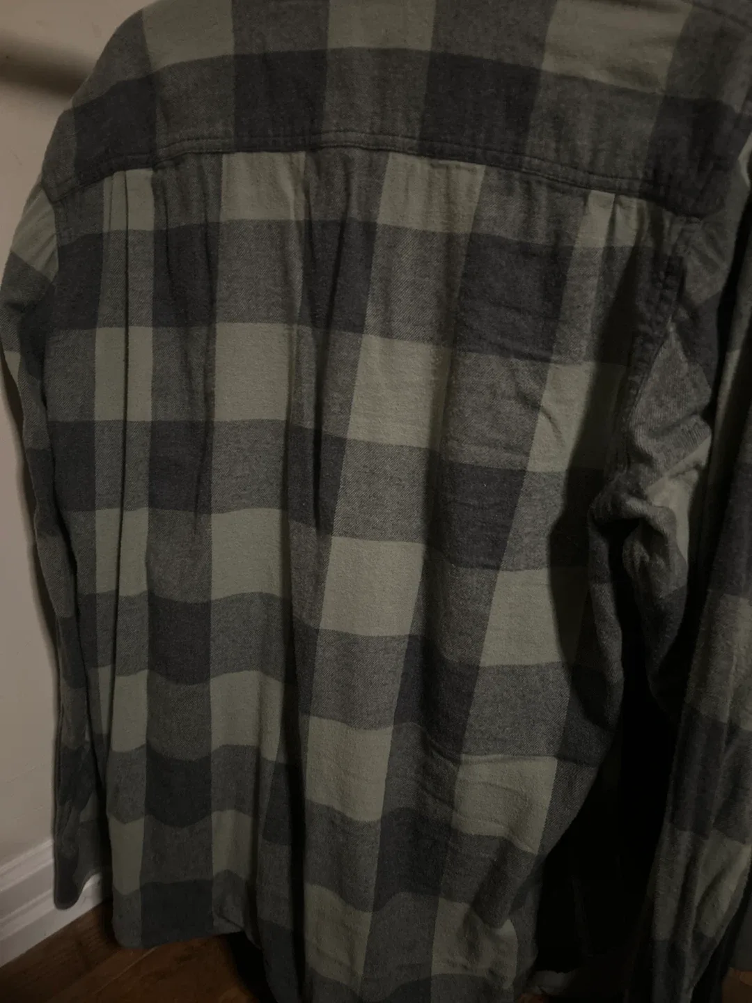 Old Navy Flannel Shirt - Size L 🥕 image indicator(3)