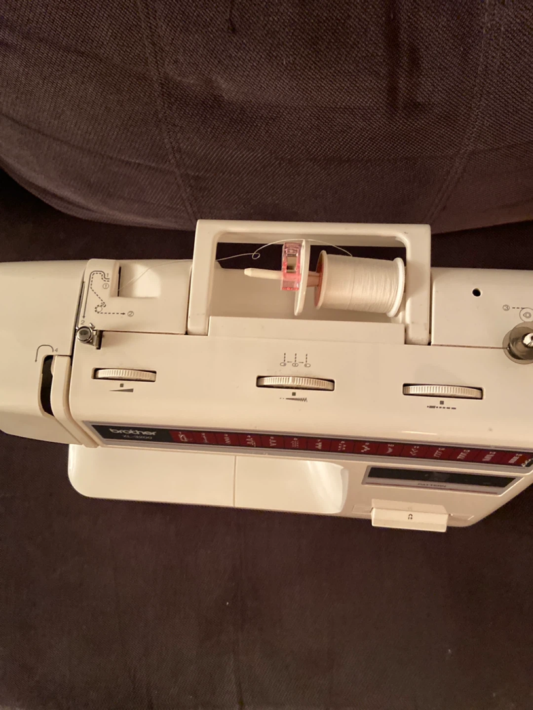 Brother XL-3200 Sewing Machine - photo 4