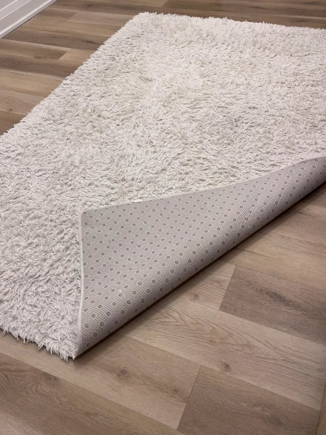 Fluffy White Area Rug image indicator(2)