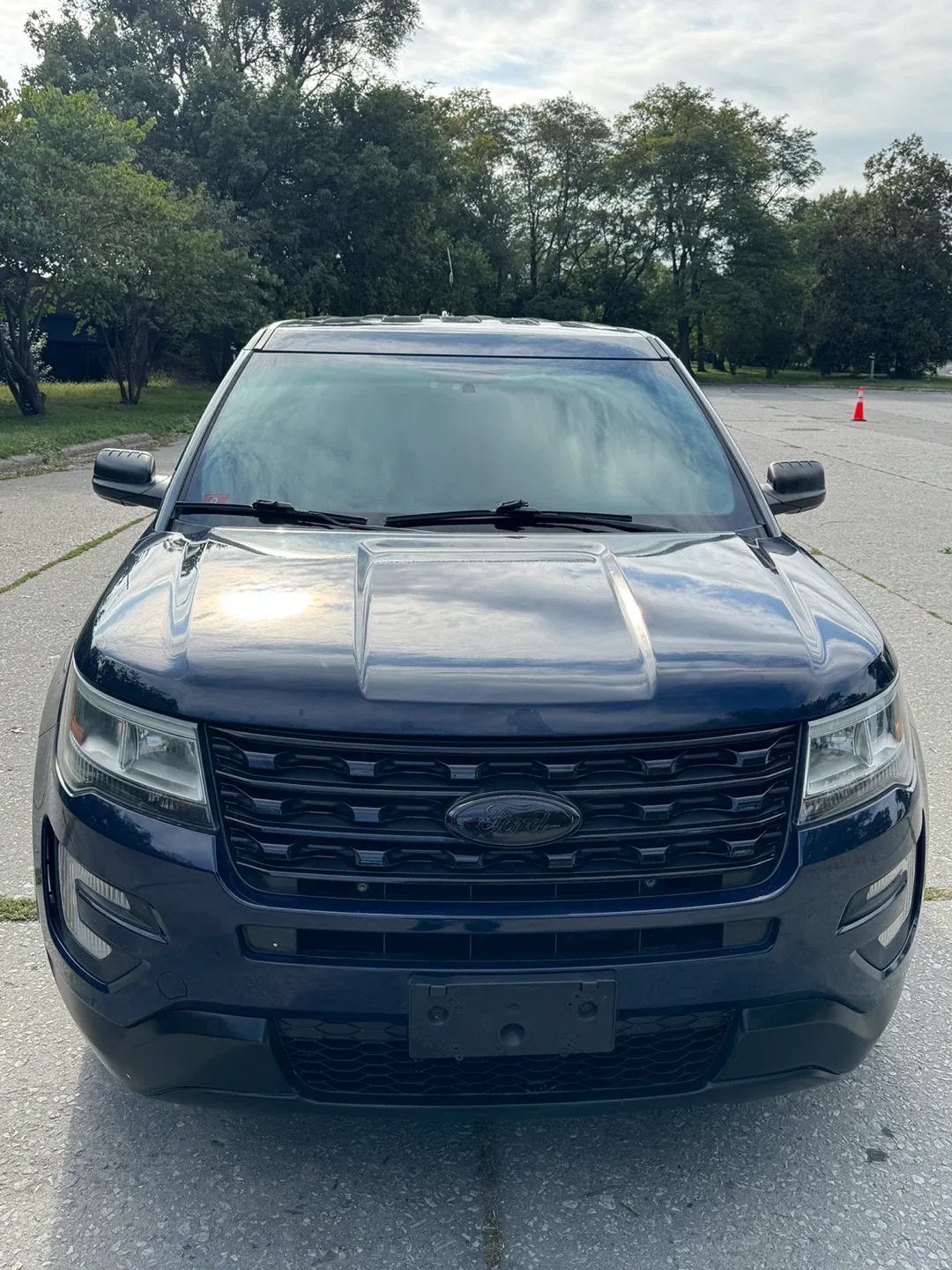 Ford Explorer - Blue SUV image indicator(7)