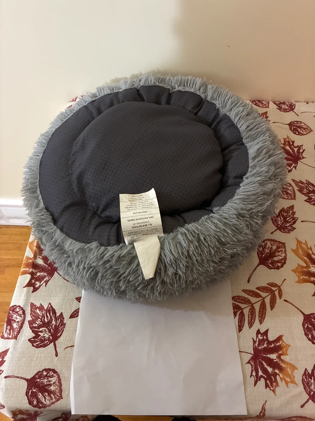 Grey Round Pet Bed image indicator(2)