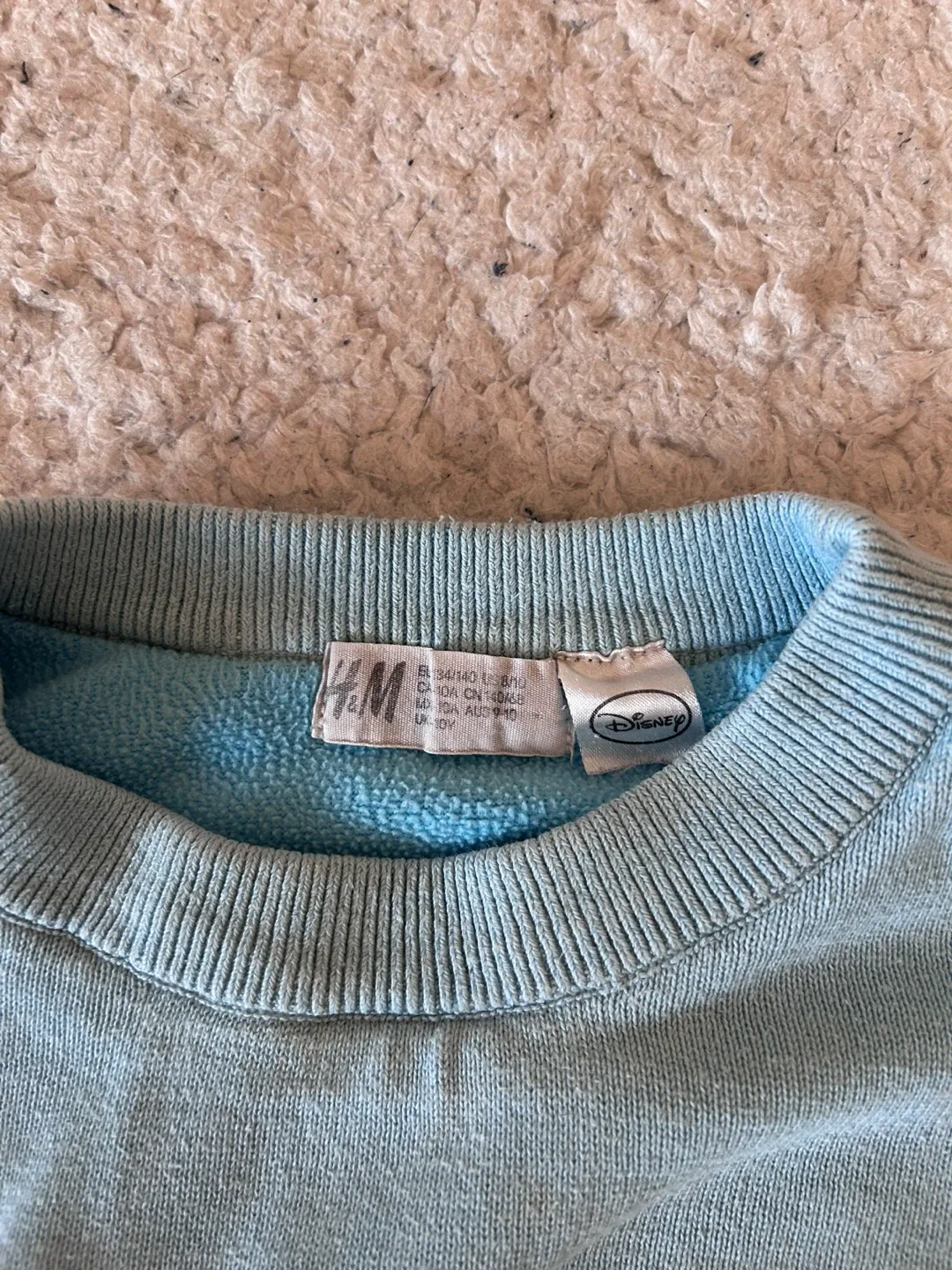 Kids H&M Disney Sweatshirt - Size L image indicator(2)