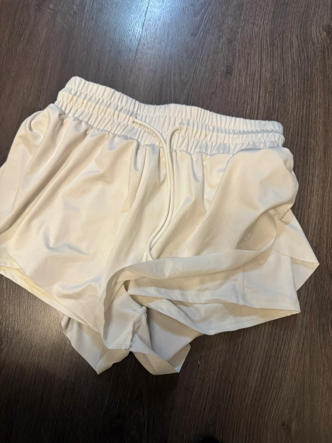 White Running Shorts image indicator(2)