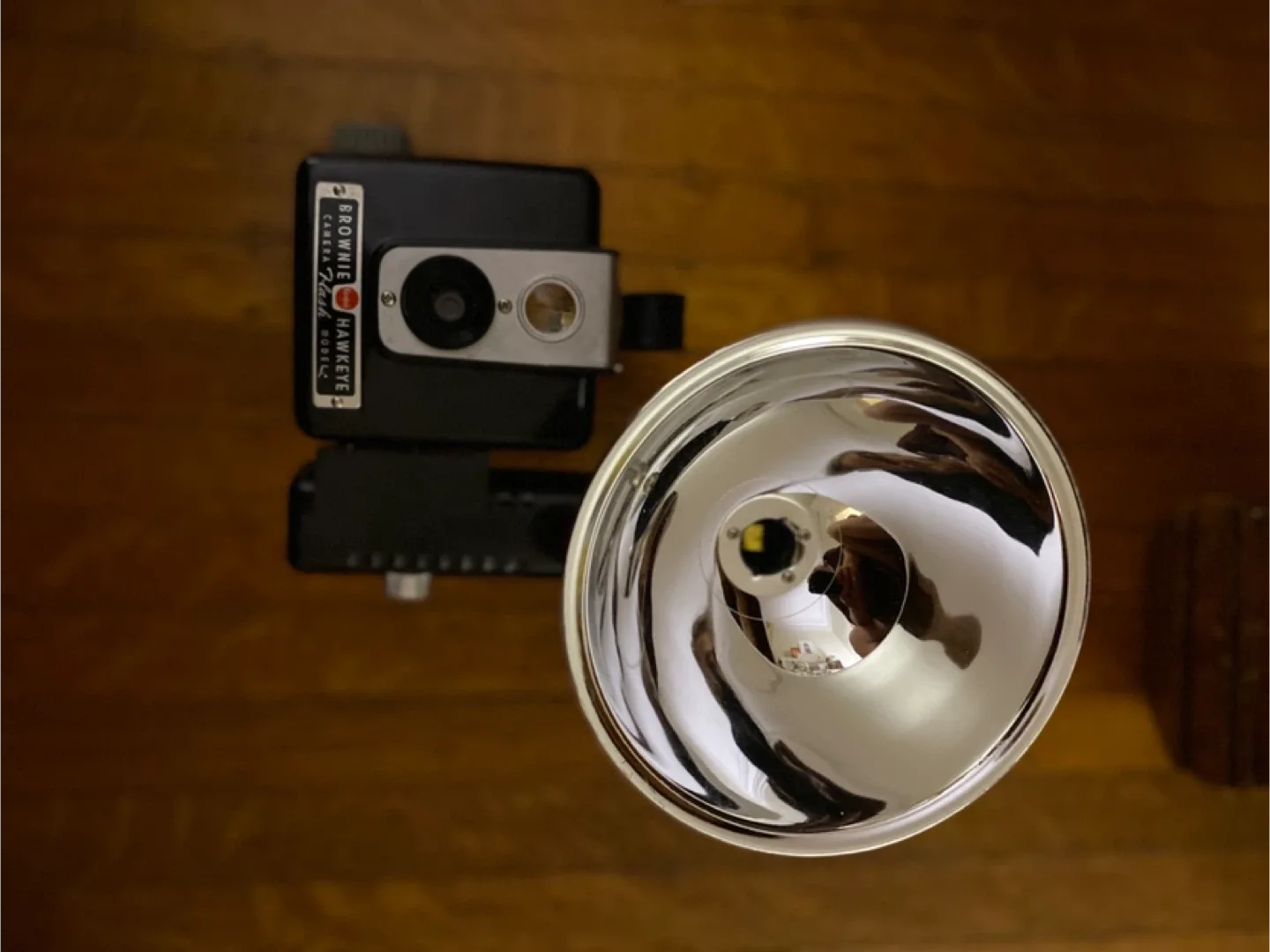 Vintage Kodak Brownie Hawkeye Flash Outfit Camera image indicator(7)