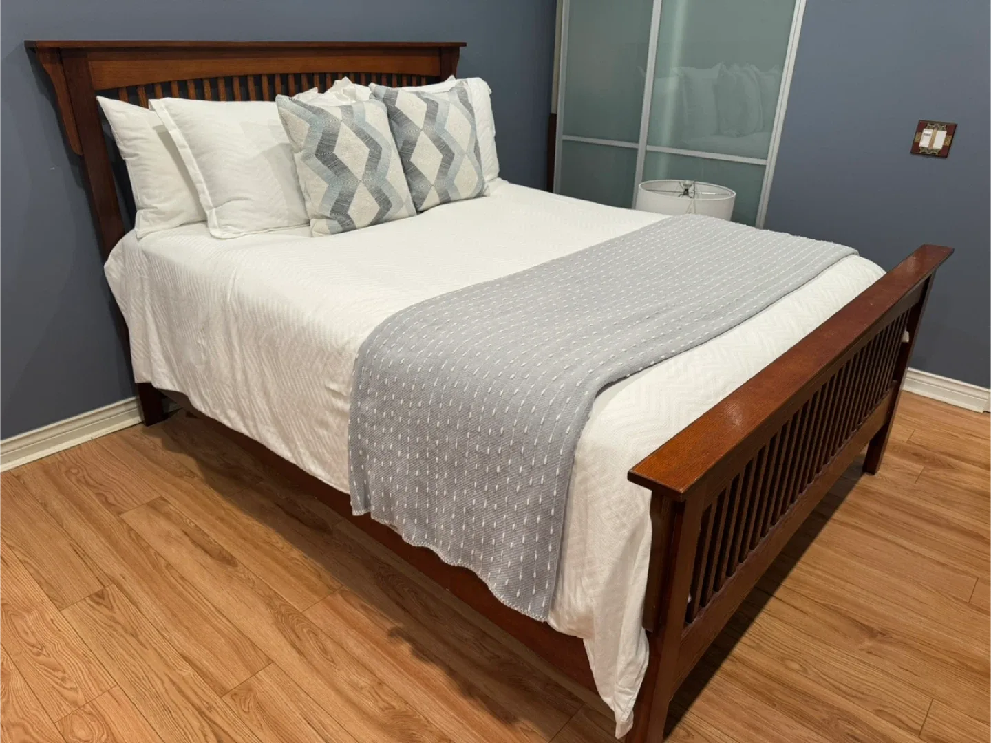 Wooden Bed Frame image indicator(2)