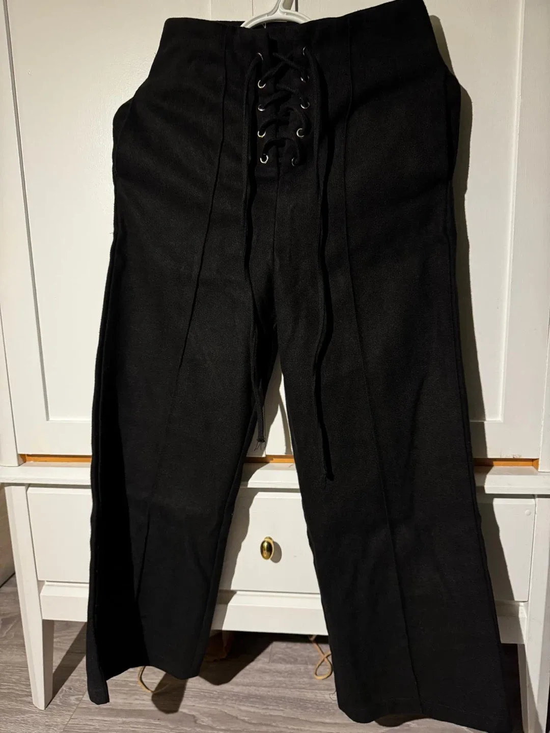 Black Lace-Up High-Waisted Pants image indicator(2)