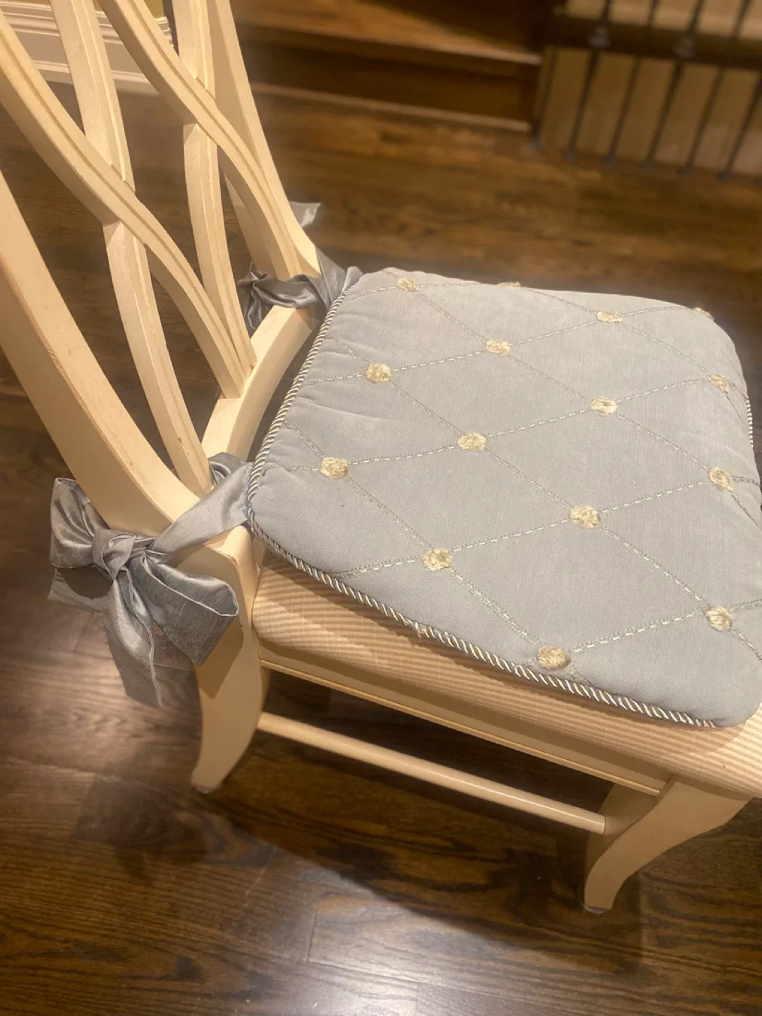 4 Chair Cushion sets with Ties image indicator(5)