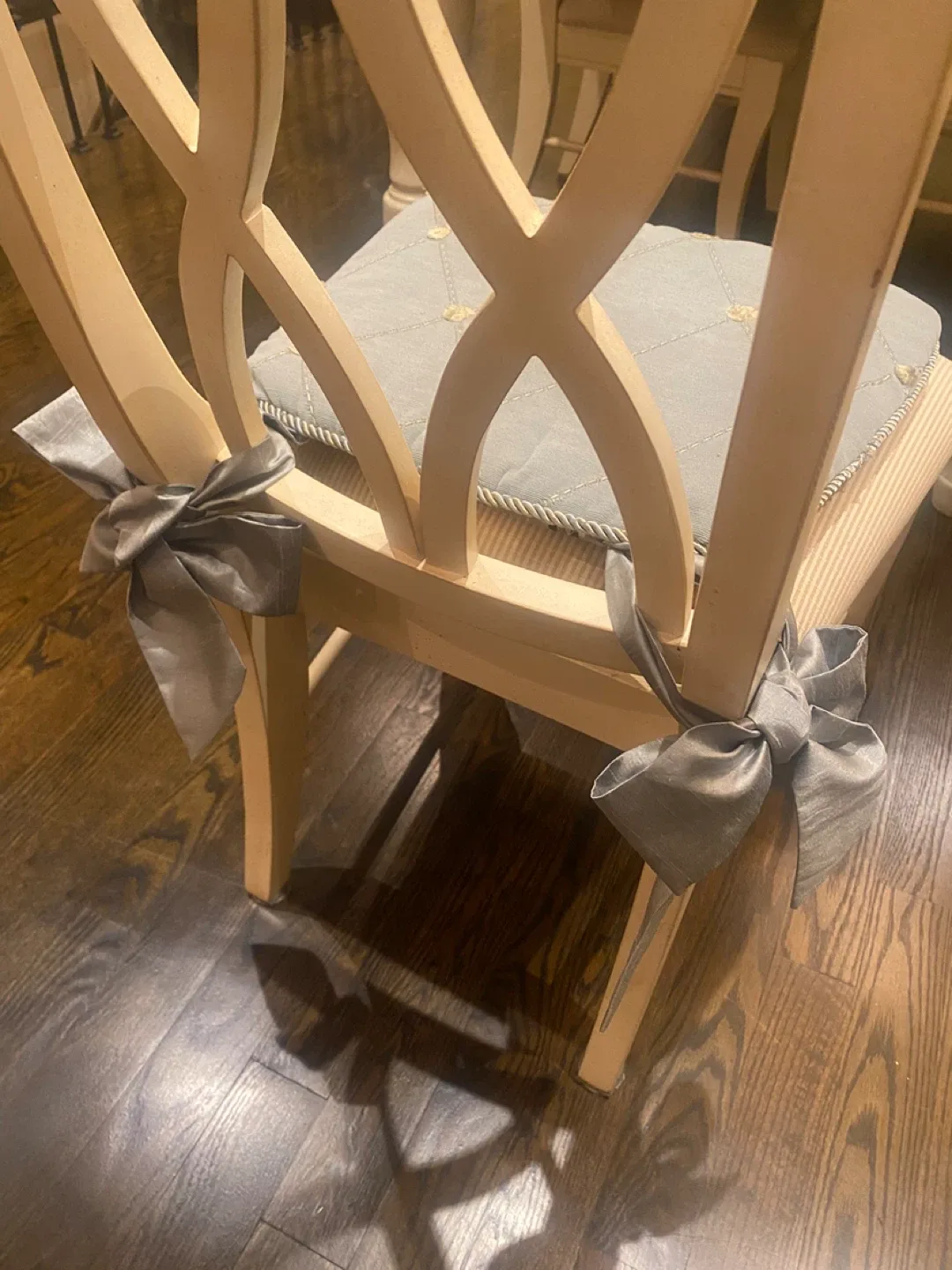 4 Chair Cushion sets with Ties image indicator(4)