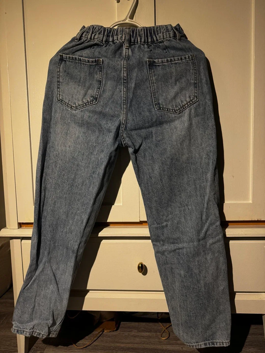 Light Wash Jeans image indicator(3)