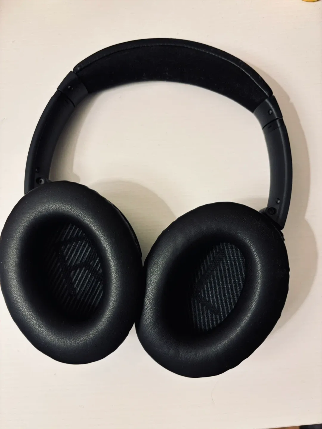 Bose QuietComfort 35 II Wireless Headphones - Black image indicator(2)