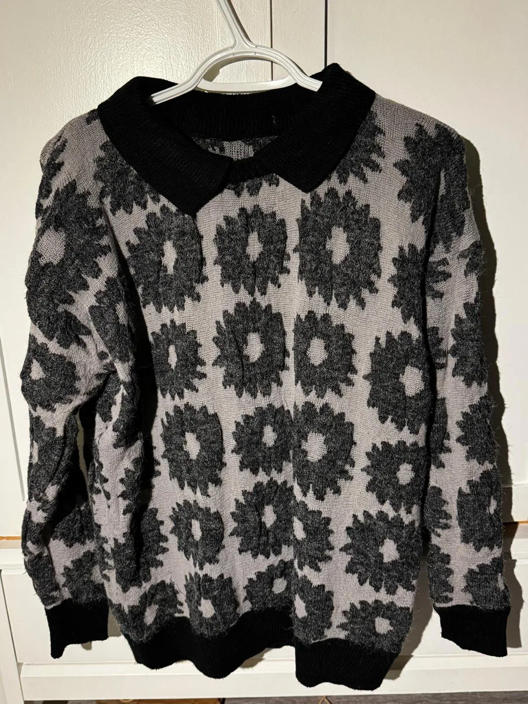Floral Pattern Knit Sweater image indicator(2)