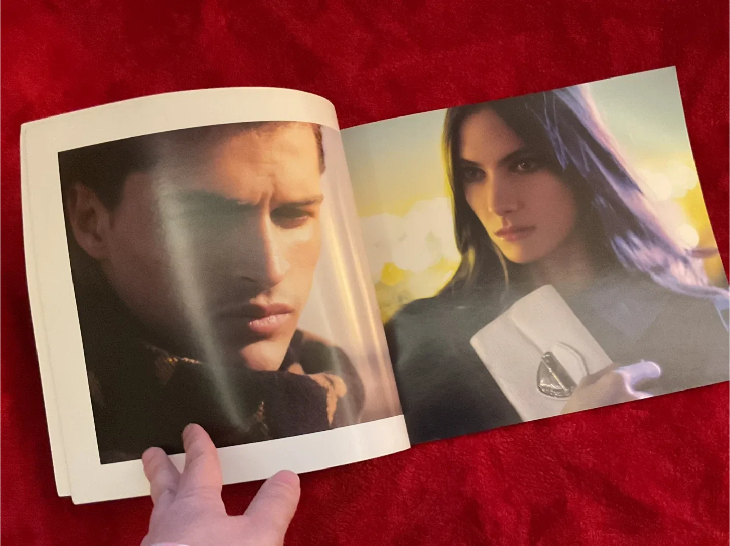 Louis Vuitton Le Voyage Book image indicator(2)