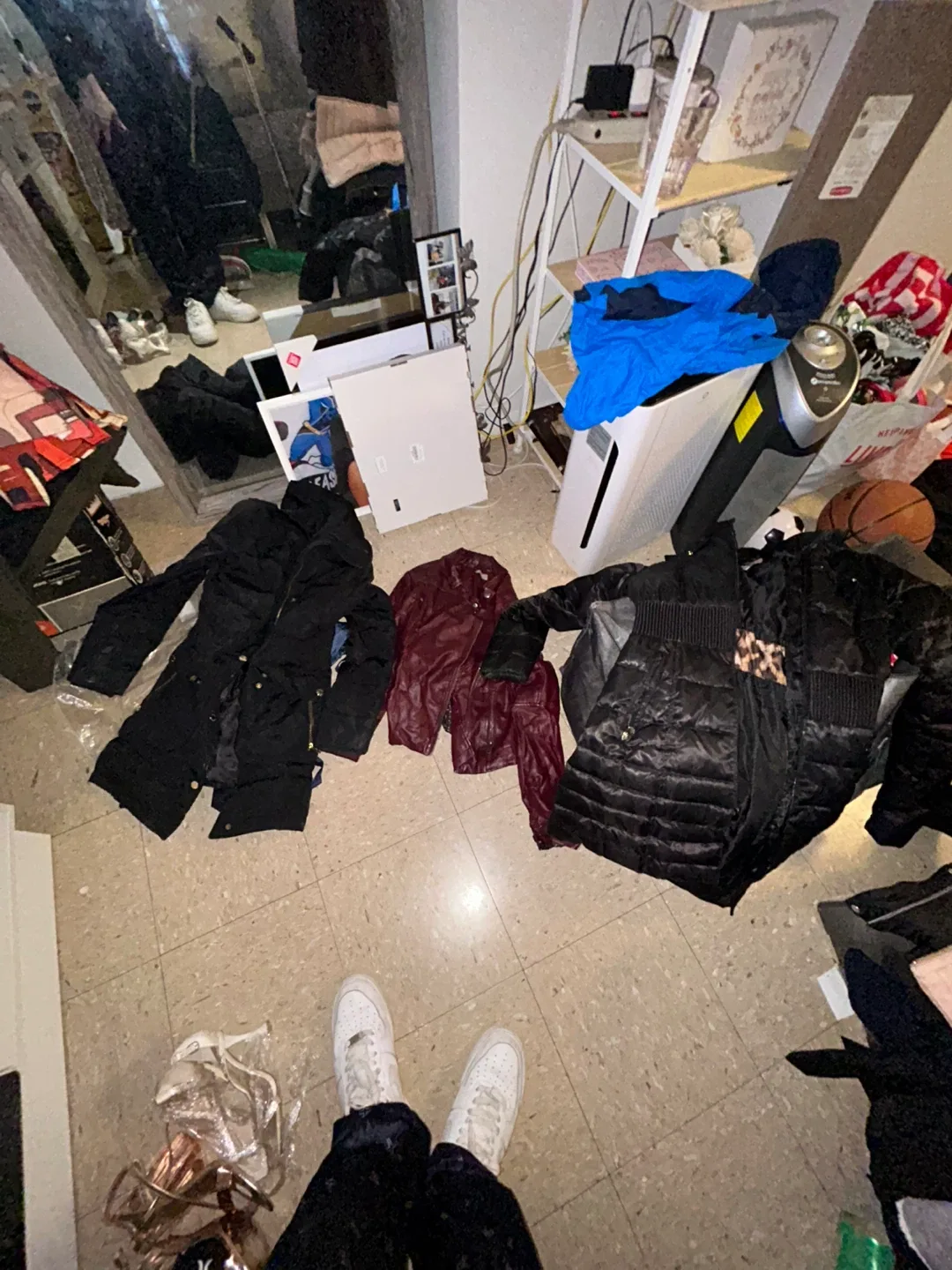 Guess Los Angeles Padded Jacket image indicator(3)