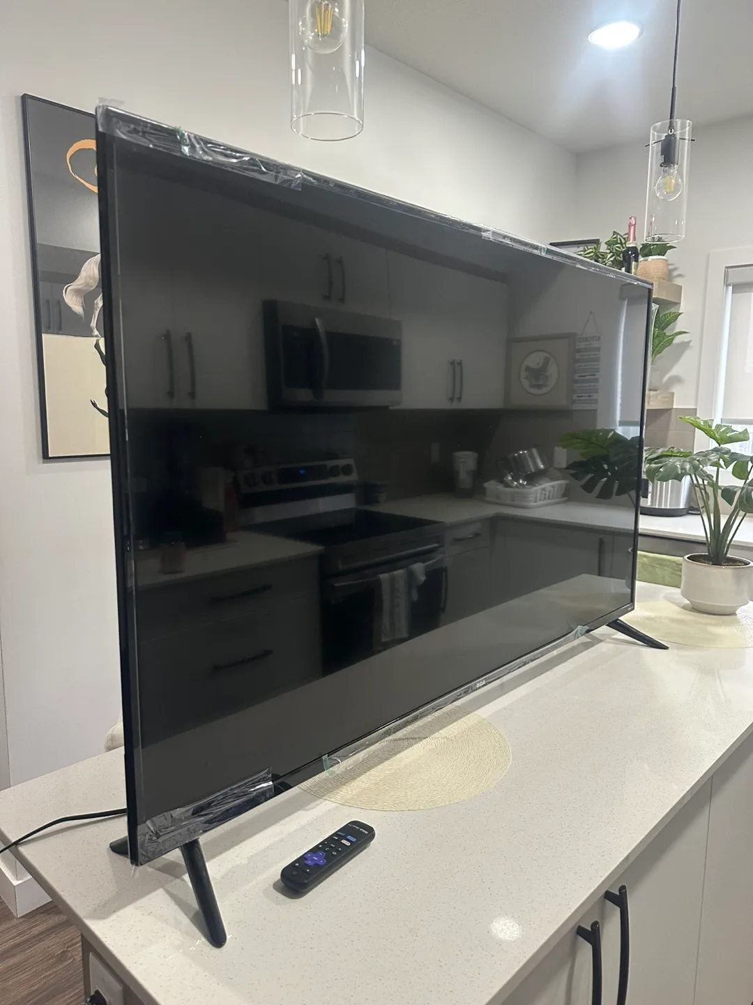 60-inch RCA Roku Smart TV image indicator(2)