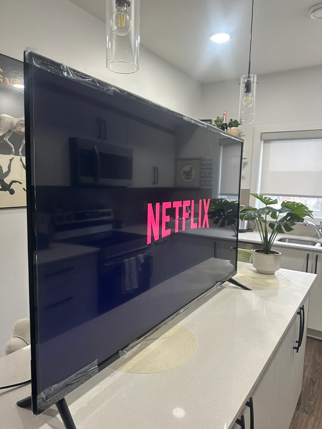 60-inch RCA Roku Smart TV image indicator(3)