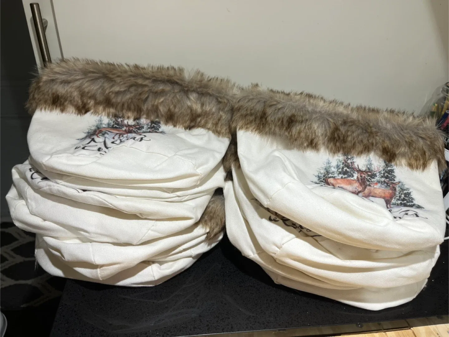 12 Christmas Decorative Fabric Baskets image indicator(2)