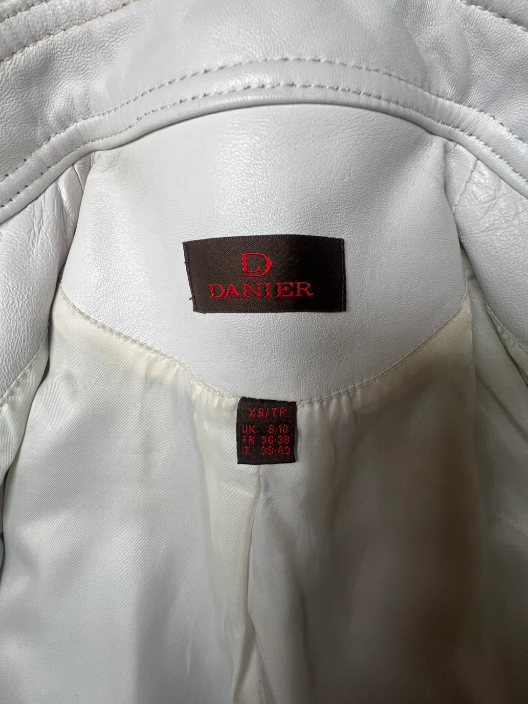 Danier Leather Jacket - Size XS - photo 3